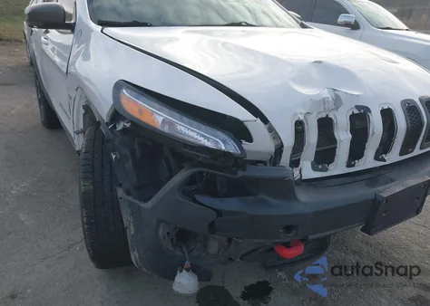 2018 Jeep Cherokee Trailhawk 4X4 from USA, damaged, VIN 1C4PJMBB3JD569064